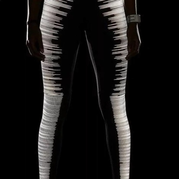 Nike reflective tights Small s leggings pants black - Picture 7 of 7